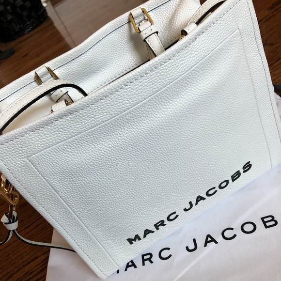 Marc Jacobs Handbags - Marc Jacobs, solid white, crossbody bag Marc Jacobs Handbags - Marc Jacobs, solid white, crossbody bag